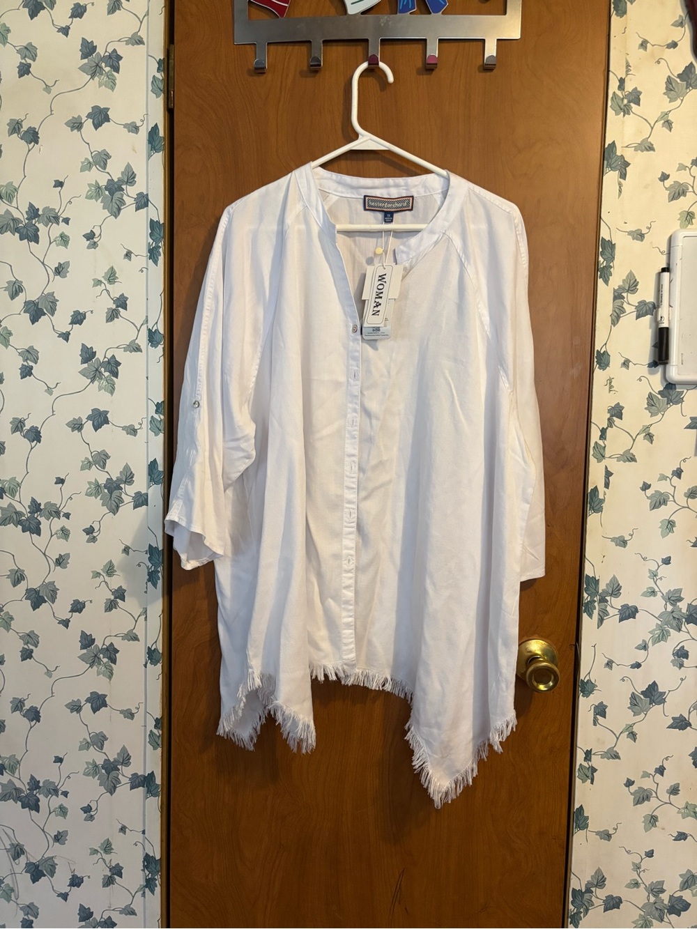 E-1 Hester & Orchard White Button-Front Frayed Hem Tunic